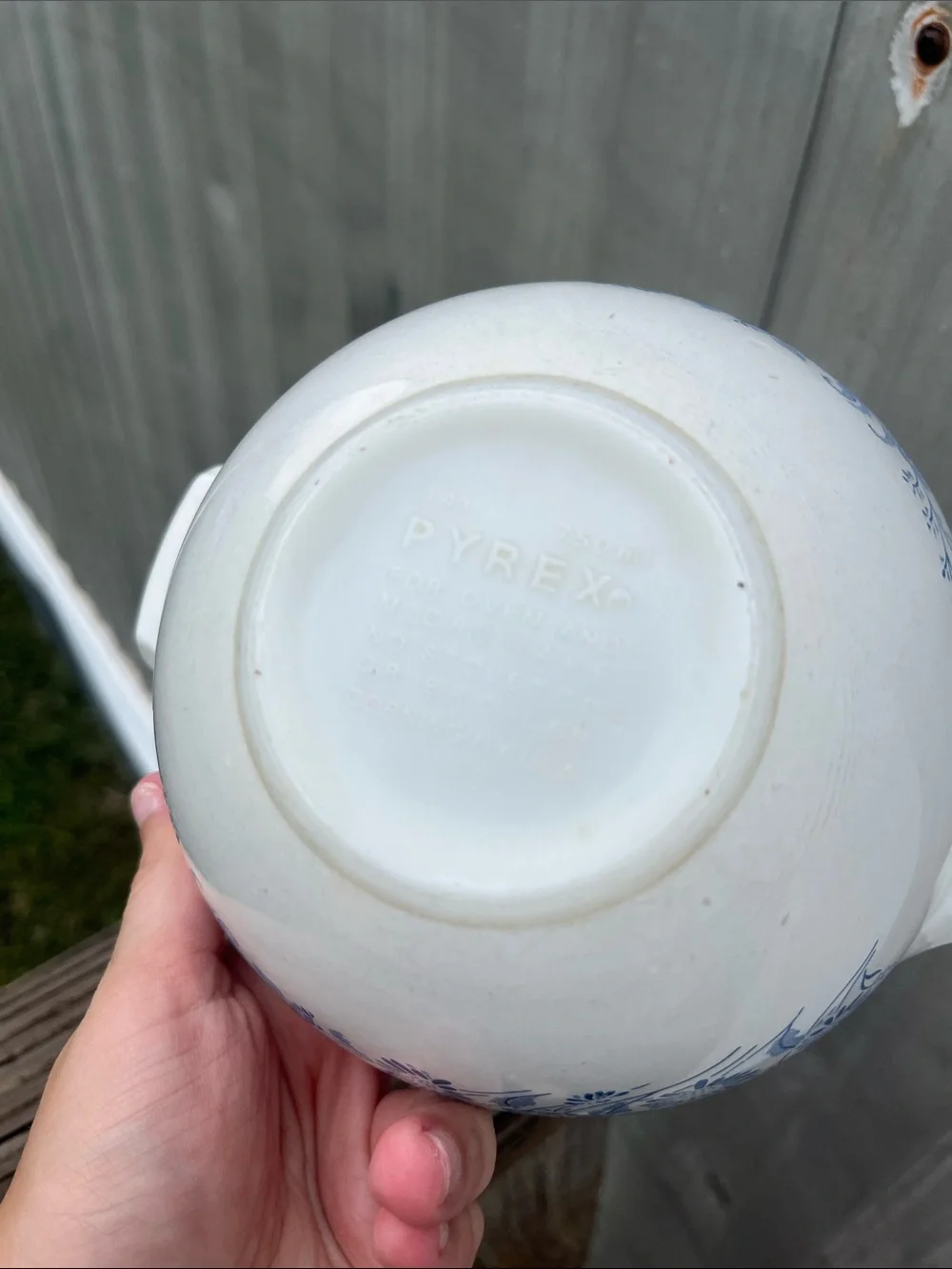 Vintage Pyrex Colonial Mist 750ml